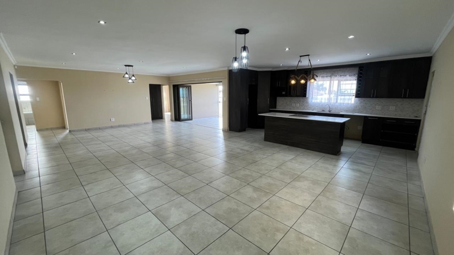 To Let 4 Bedroom Property for Rent in Fountains Estate Eastern Cape
